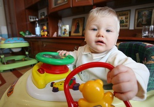 Україна розширила терміни прийому заявок на усиновлення дітей іноземними сім ями