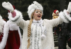Шестикласниця із Рівненської області отримала в подарунок від Януковича костюм Снігуроньки