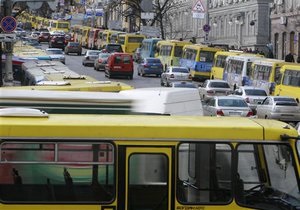 За рік Укртрансінспекція анулювала більше тисячі ліцензій автоперевізників