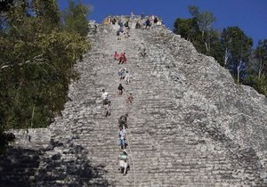 У Гватемалі туристи пошкодили храм майя в день Кінця світу