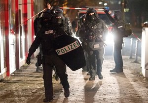 Напад на Deutsche Bank у Берліні: Поліція звільнила заручника