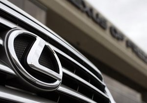 Toyota представить автомобіль, зроблений повністю з карбону