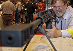 Виробник зброї, з якої вбивали дітей у Сенді Хук, виставлений на продаж