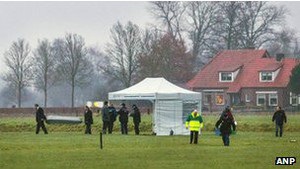 У Нідерландах парашутист тиждень пролежав мертвим у полі