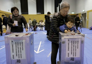 На парламентських виборах в Японії перемагає опозиція