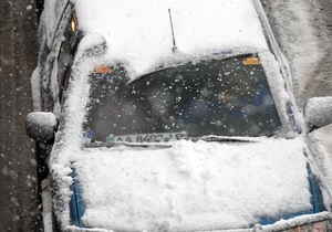 Погода в Україні - Снігопад паралізував рух автомобілів між Донецьком і Луганськом - ДТП