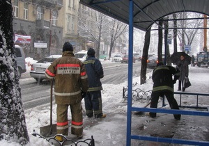 У Києві та області працюють 700 рятувальників і 166 одиниць спецтехніки МНС
