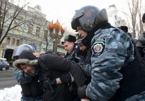 УП: У Києві затримали учасників акції проти заборони пропаганди гомосексуалізму