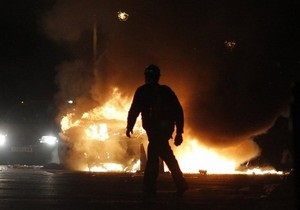 Прокурору Мукачево в день професійного свята спалили новий Mercedes