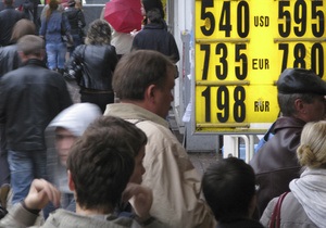У НБУ запевняють, що українці не втратять заощадження після введення податку на продаж валюти