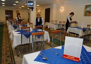 Рада відреагувала на фейкову новину про офіціантку, яка плює в їжу депутатів