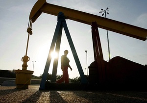 Нафта дорожчає завдяки США та Близькому Сходу