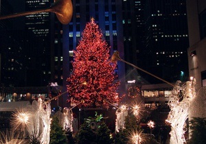 У центрі Нью-Йорка запалили головну різдвяну ялинку США