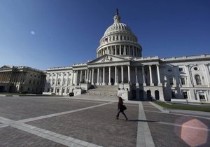 В офісі спікера палати представників США три жінки роздяглися на знак протесту