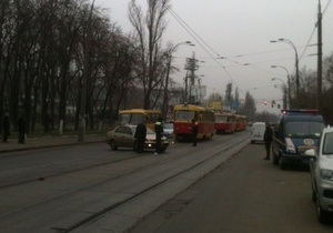 ДТП на Куренівці паралізувала рух трамваїв у бік Подолу