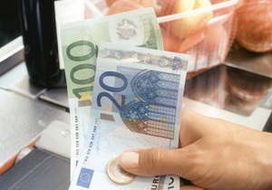 Євро піднявся до місячного максимуму щодо долара