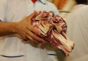 Білорусь заборонила ввезення свинини з Москви