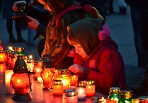 МВС: День пам яті жертв Голодомору в Україні пройшов без порушень