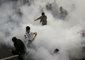 Протести у Таїланді: натовп розганяли сльозогінним газом
