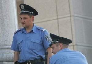 У Кіровоградській області грабіжники винесли з торгового центру сейф з коштовностями