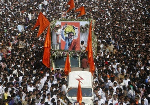 Тисячі індійців прощаються з політиком-націоналістом