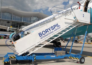 В аеропорту Бориспіль затримали вантажника, який украв з валізи пасажира велику суму грошей