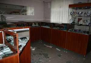 Затримали злочинців, які здійснили резонансне пограбування ювелірного салону у Маріуполі