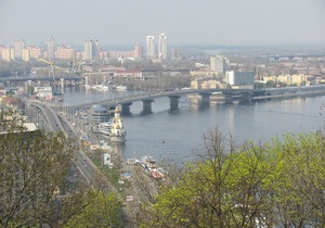 Вісім київських мостів прикрасять декоративним освітленням