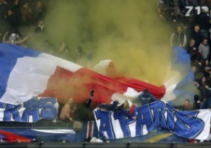 Фанати загребського Динамо і ПСЖ влаштували криваву бійку в центрі Парижа