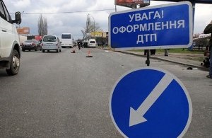 У Луганській області Lanos врізався у вантажівку: загинули дві людини