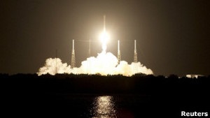 Приватна космічна вантажівка SpaceX успішно прибула на Землю