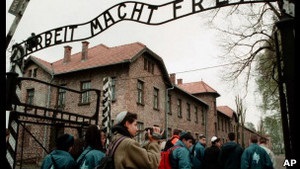 У Польщі помер найстаріший в’язень Освенцима