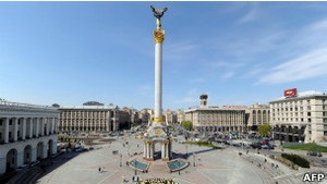 ВВС Україна: Вибори у столиці. У Києві одночасно тривають 13 кампаній