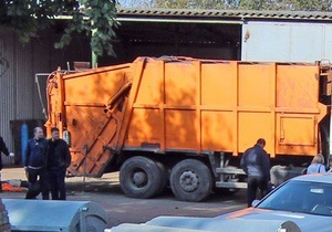 В Одесі у сміттєвозі загинув чоловік