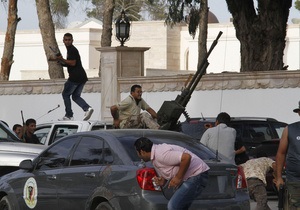 Протестувальники розгромили приміщення приватної телекомпанії в Бенгазі