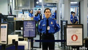 Десятки работников аэропорта Ньюарка уволят за халатность