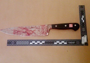 У Японії безробітний з кухонним ножем напав на пасажирів залізничної станції