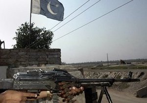 Верховний суд Пакистану провів межу між військовими та політиками
