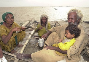Понад п ять мільйонів людей постраждали від повеней у Пакистані