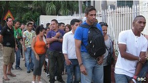 Куба скасовує дозволи для громадян на виїзд за кордон