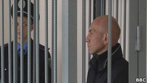 Нападника на військову частину в Харкові засудили довічно