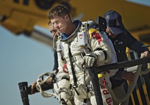 Стрибок з космосу на Землю. Фелікс Баумгартнер стрибнув з висоти 36,5 км. Пряма трансляція рекорду