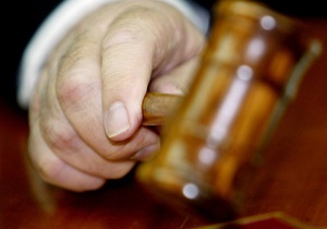 У Росії суд засудив пенсіонерку до п яти років колонії за підготовку вбивства колишнього нареченого її дочки