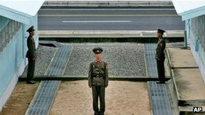 Північнокорейський солдат утік до Південної Кореї