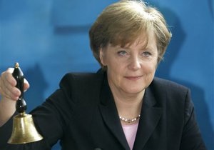 Візит в очікуванні дефолту: Меркель відвідає Грецію вперше після початку боргової кризи