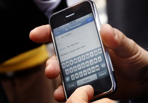 Російських операторів звинуватили у ціновій змові під час продажів iPhone