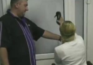 Харківські лікарі прокоментували відео, на якому Тимошенко у взутті на підборах