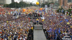 У Венесуелі проходить масовий мітинг опозиції напередодні виборів