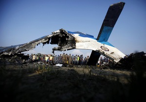 Авіакатастрофа в Непалі: Незадовго до катастрофи літак зіткнувся з птахом