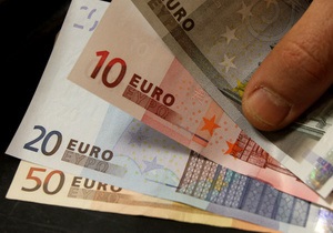 Євро впав щодо долара до двотижневого мінімуму